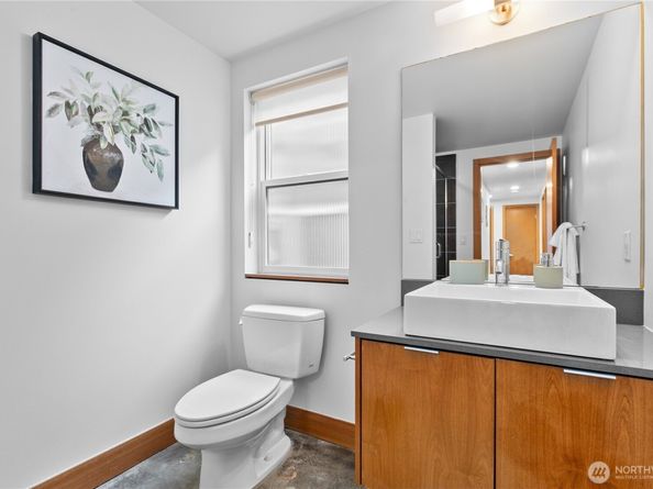 1506 44th Avenue SW B, Seattle WA 98116