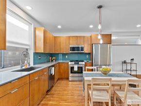 1506 44th Avenue SW B, Seattle WA 98116
