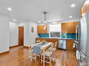 1506 44th Avenue SW B, Seattle WA 98116