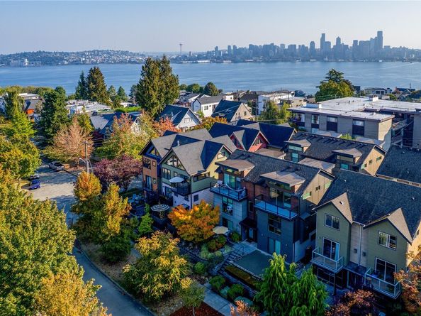 1506 44th Avenue SW B, Seattle WA 98116