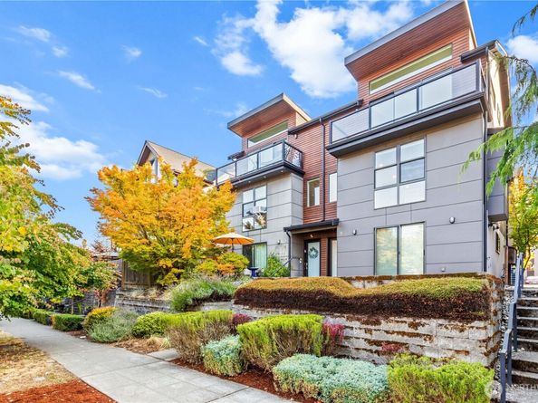 1506 44th Avenue SW B, Seattle WA 98116