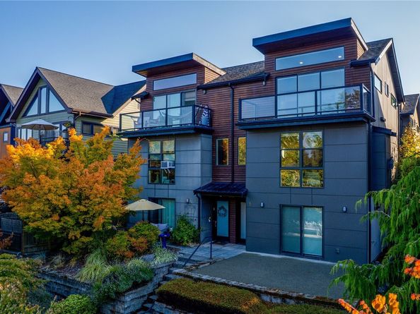 1506 44th Avenue SW B, Seattle WA 98116