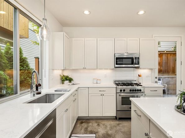 3246 B 14th Avenue W, Seattle WA 98119