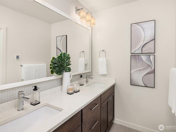 3246 B 14th Avenue W, Seattle WA 98119