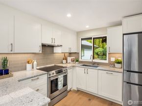 7740 196th Street SW 14, Edmonds WA 98026