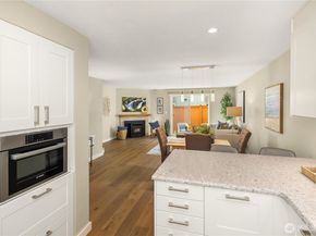 7740 196th Street SW 14, Edmonds WA 98026