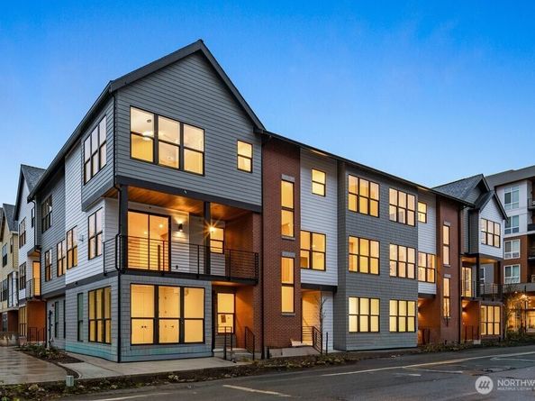695 NW Locust ST (Homesite #9), Issaquah WA 98027