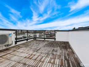 916 NW 56th Street G, Seattle WA 98107