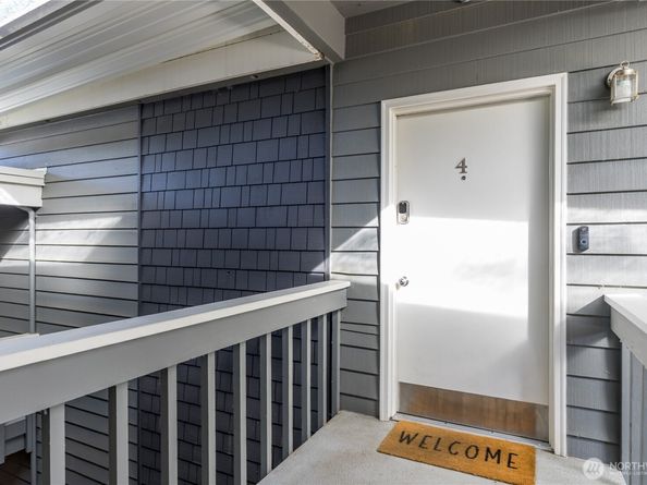 1113 Kirkland Avenue 4B, Kirkland WA 98033