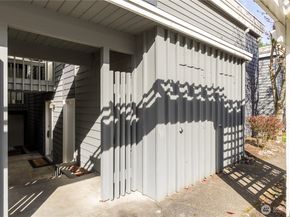 1113 Kirkland Avenue 4B, Kirkland WA 98033