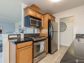 1113 Kirkland Avenue 4B, Kirkland WA 98033