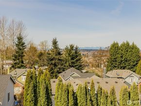 1113 Kirkland Avenue 4B, Kirkland WA 98033