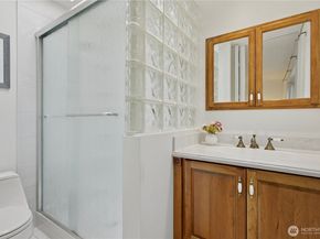 14335 109th Avenue NE, Kirkland WA 98034