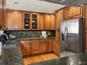 14335 109th Avenue NE, Kirkland WA 98034