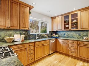 14335 109th Avenue NE, Kirkland WA 98034