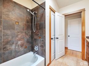 2221 E Spruce Street, Seattle WA 98122