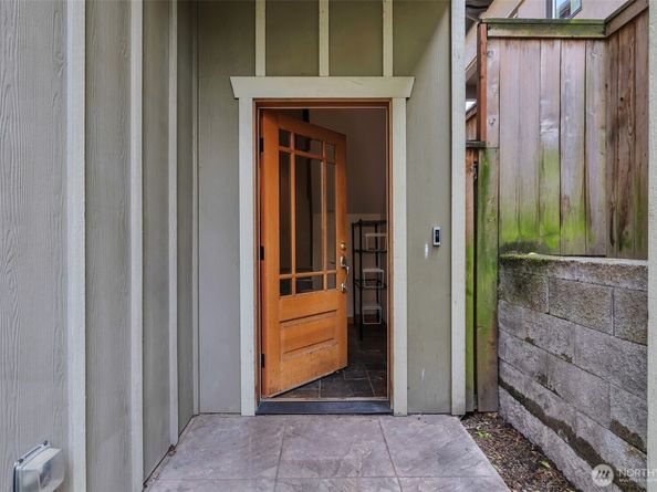 2221 E Spruce Street, Seattle WA 98122