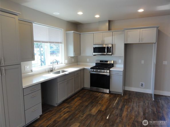 1724 14th Street, Bremerton WA 98337