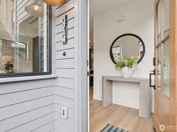 3714 Bagley Avenue N, Seattle WA 98103