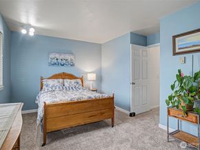 4108 NE 6th Place 2A, Renton WA 98059