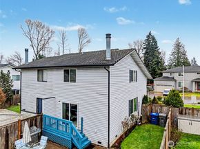 4108 NE 6th Place 2A, Renton WA 98059