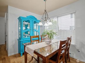4108 NE 6th Place 2A, Renton WA 98059