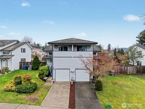 4108 NE 6th Place 2A, Renton WA 98059