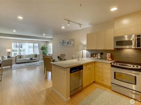 2717 Western Avenue 522, Seattle WA 98121