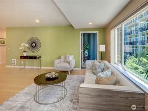 2717 Western Avenue 522, Seattle WA 98121