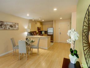 2717 Western Avenue 522, Seattle WA 98121