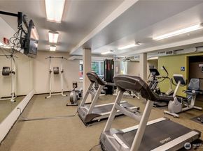 2717 Western Avenue 522, Seattle WA 98121