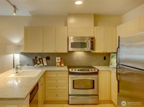 2717 Western Avenue 522, Seattle WA 98121