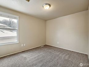 27610 26th Avenue S, Federal Way WA 98003