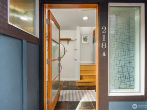 218 24th Avenue E A, Seattle WA 98112