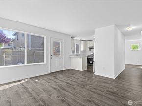 2707 S 268th Place, Kent WA 98032