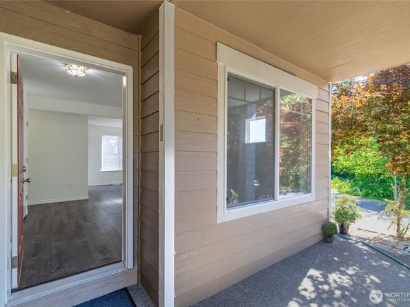 2707 S 268th Place, Kent WA 98032