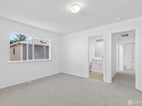 2707 S 268th Place, Kent WA 98032