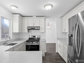 2707 S 268th Place, Kent WA 98032