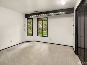 22223 NE 82nd Place, Redmond WA 98053