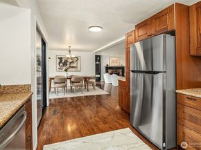 22223 NE 82nd Place, Redmond WA 98053