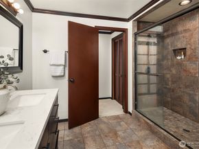 22223 NE 82nd Place, Redmond WA 98053