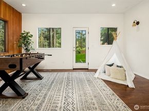 22223 NE 82nd Place, Redmond WA 98053