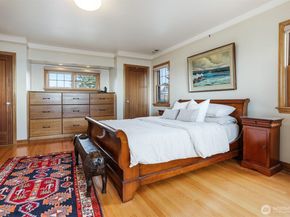 2301 Rosemont Place W, Seattle WA 98199