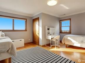2301 Rosemont Place W, Seattle WA 98199