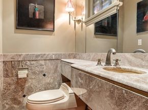 2301 Rosemont Place W, Seattle WA 98199