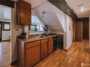 11323 Durland Place NE, Seattle WA 98125