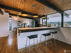 11323 Durland Place NE, Seattle WA 98125