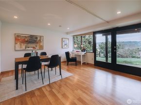 11323 Durland Place NE, Seattle WA 98125