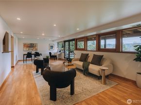 11323 Durland Place NE, Seattle WA 98125