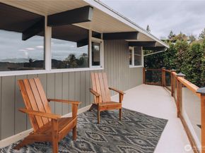 11323 Durland Place NE, Seattle WA 98125